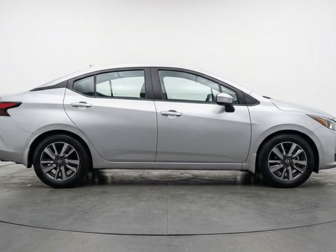 Used 2025 Nissan Versa SV image 11