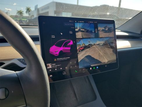 Used 2023 Tesla Model Y Performance image 19