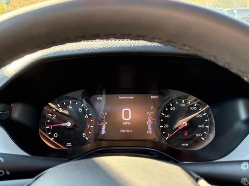 Used 2025 Jeep Compass Limited image 17