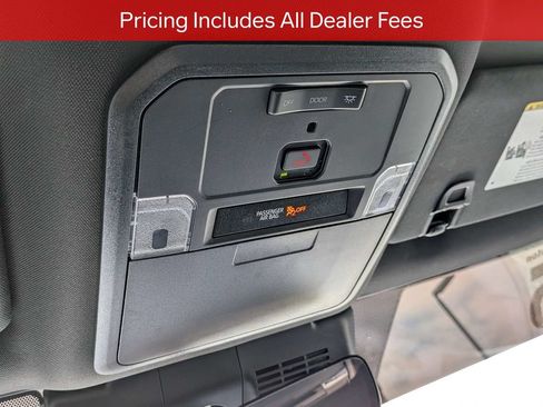 Certified 2025 Toyota Tacoma TRD Off-Road AWD/4WD image 22
