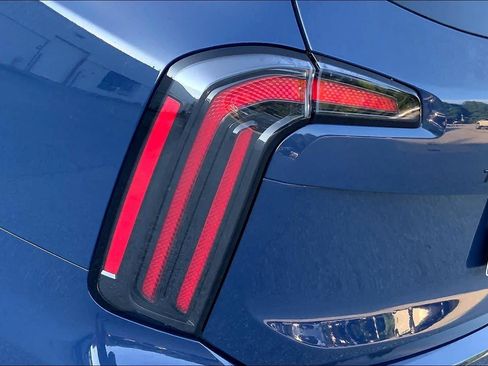 Used 2025 Kia Telluride AWD image 26