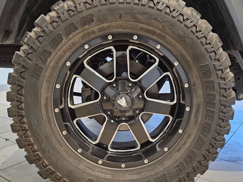 Used 2020 Jeep Gladiator Sport w/ Quick Order Package 24S image 10