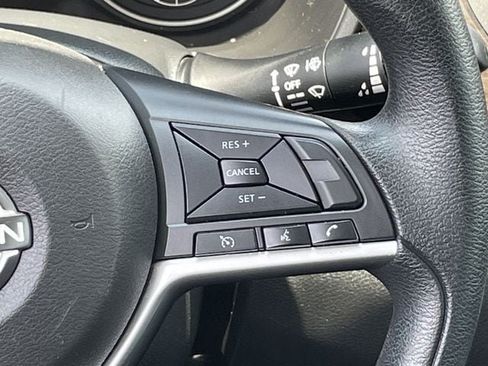 Used 2023 Nissan Altima 2.5 SV FWD image 14