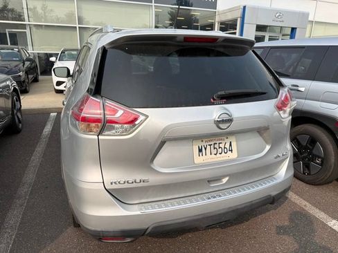 Used 2015 Nissan Rogue SV AWD/4WD image 9
