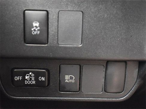 Used 2020 Toyota Tacoma SR5 image 23