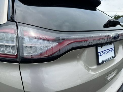 Used 2017 Ford Edge Titanium w/ Equipment Group 302A AWD/4WD image 32