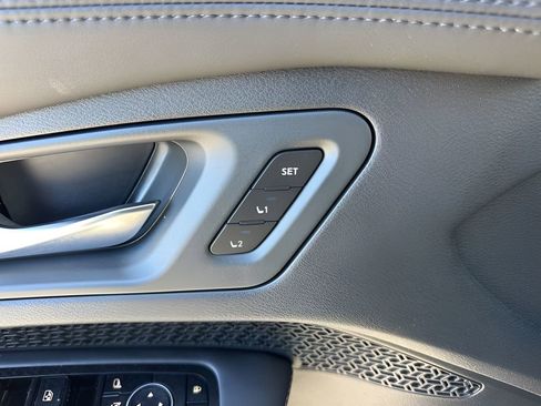 Used 2023 Nissan Ariya AWD image 11