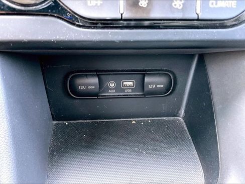 Used 2017 Kia Niro FE FWD image 24