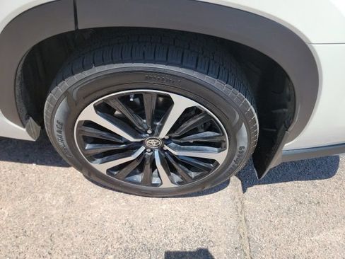 Used 2021 Toyota Highlander XSE AWD/4WD image 8