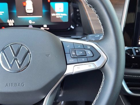 Used 2024 Volkswagen Atlas SE FWD image 18