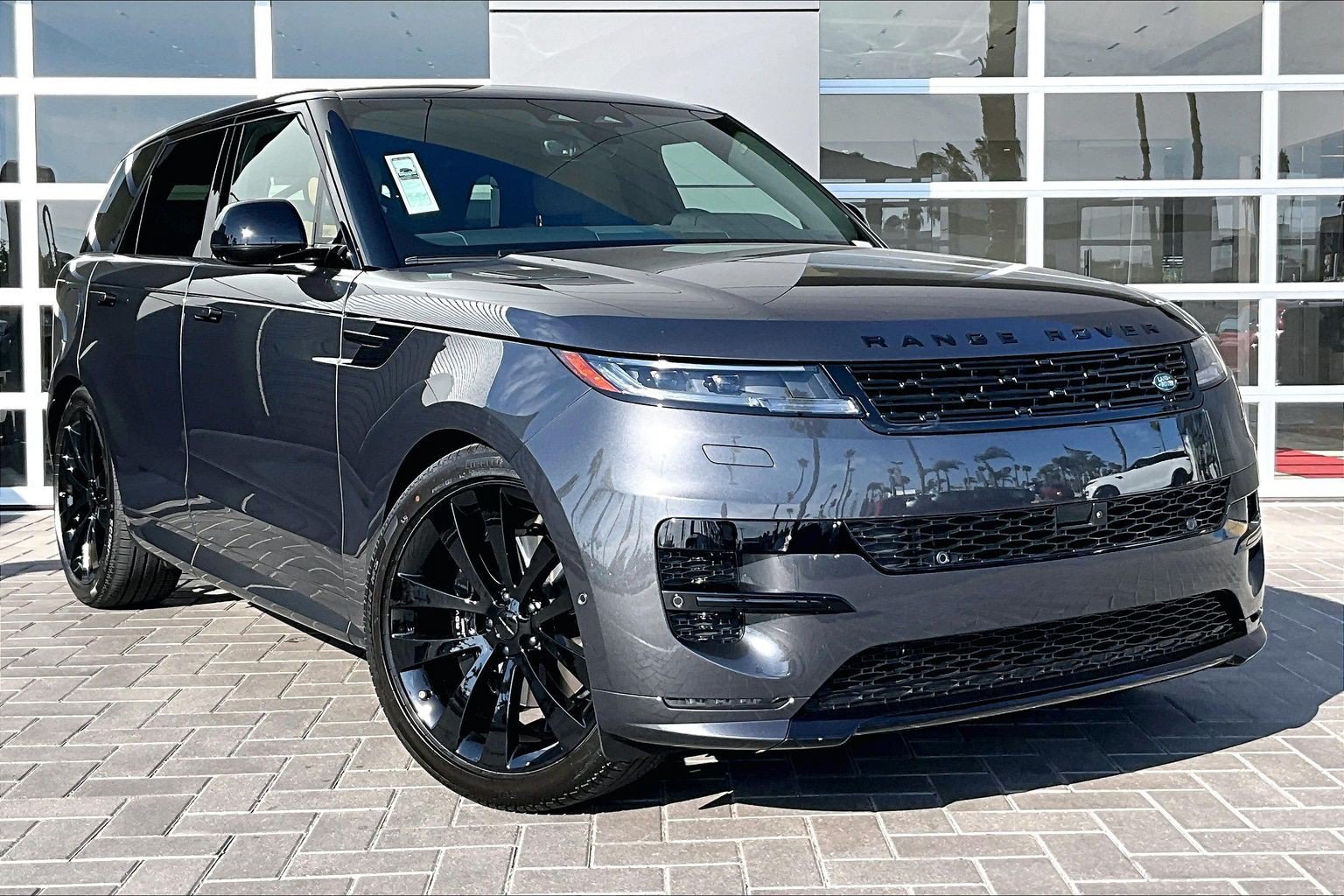New 2026 Land Rover Range Rover Sport Dynamic SE AWD/4WD image 2
