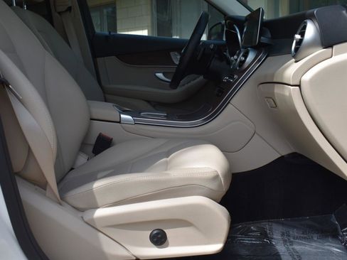 Used 2021 Mercedes-Benz GLC 300 300 4MATIC Premium Pkg Panoram image 47