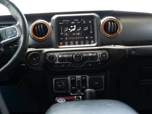 Used 2022 Jeep Gladiator Mojave w/ Cold Weather Group AWD/4WD image 14