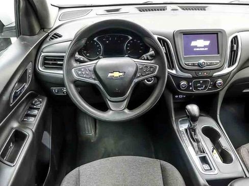 Used 2022 Chevrolet Equinox LT FWD image 12