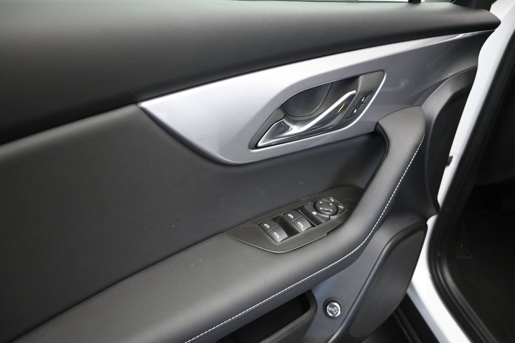 New 2026 Chevrolet Blazer LT w/ Convenience Package FWD image 11
