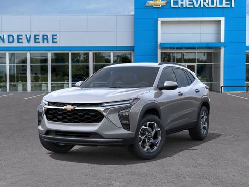 New 2026 Chevrolet Trax LT FWD image 8