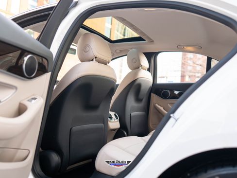 Used 2021 Mercedes-Benz C 300 Sedan image 21