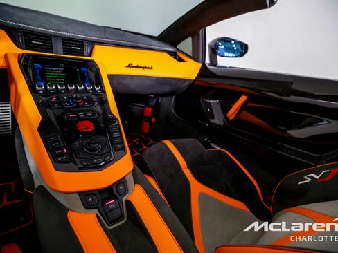Used 2021 Lamborghini Aventador SVJ AWD/4WD image 17