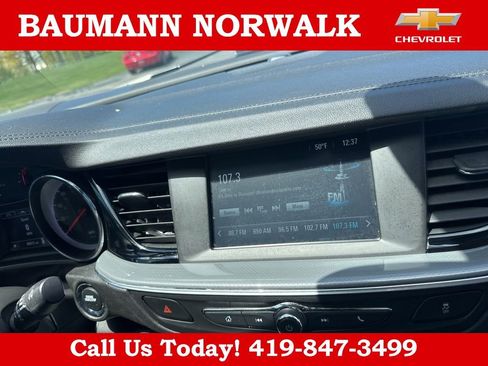 Used 2018 Buick Regal Preferred FWD image 25