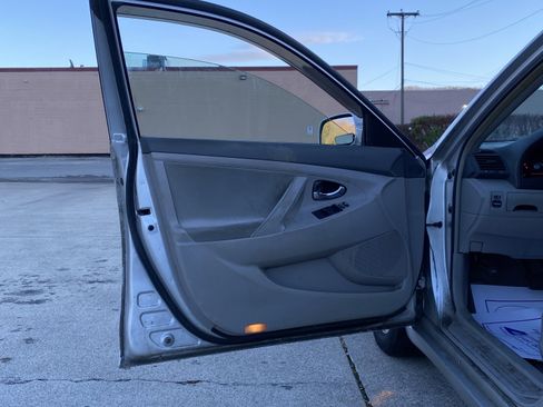 Used 2008 Toyota Camry LE image 3