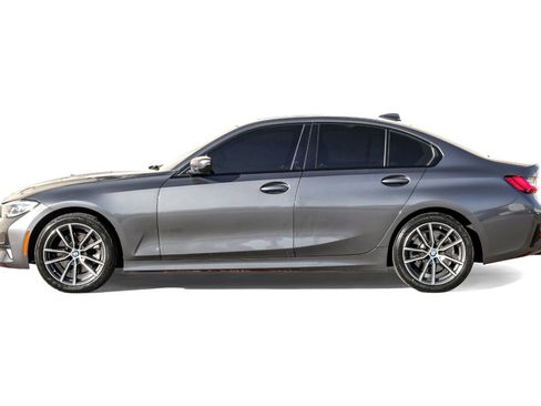 Used 2022 BMW 330i Sedan w/ Driving Assistance Package image 11