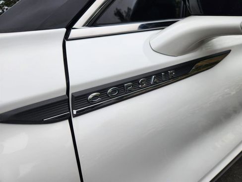 Used 2022 Lincoln Corsair AWD w/ Premium Package image 10