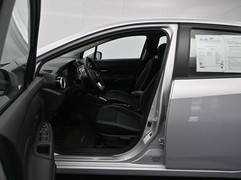Used 2025 Nissan Versa SV FWD image 20