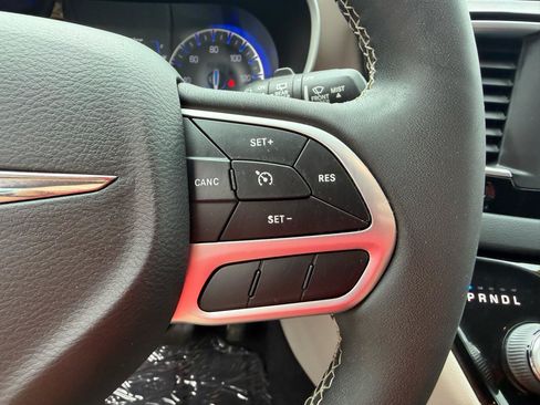 Used 2022 Chrysler Voyager LX FWD image 29