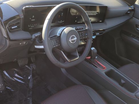 New 2026 Nissan Kicks SR image 2