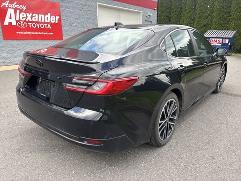 Used 2025 Toyota Camry XLE w/ Premium Plus Package FWD image 3