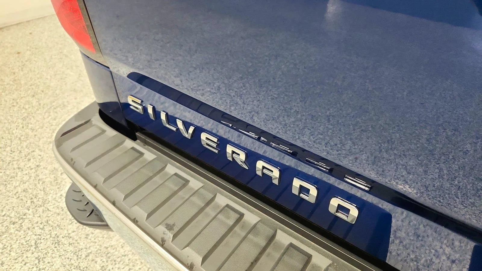 Used 2017 Chevrolet Silverado 1500 LT w/ All Star Edition AWD/4WD image 37