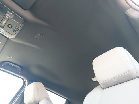 Used 2025 Toyota Tacoma SR5 image 29