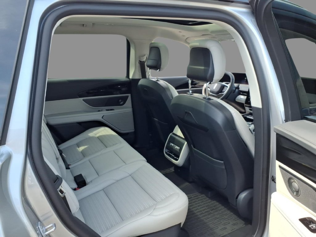 New 2026 Lincoln Nautilus Reserve AWD/4WD image 11