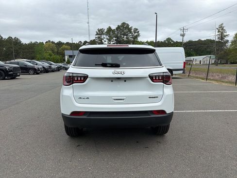 Used 2024 Jeep Compass Latitude AWD/4WD image 6