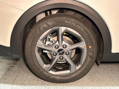 New 2025 Kia K4 LXS image 7