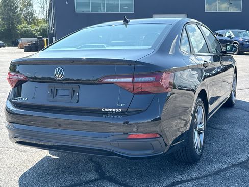 Used 2024 Volkswagen Jetta SE FWD image 5
