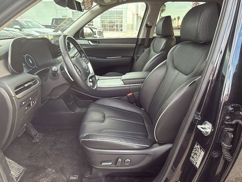 Used 2024 Hyundai Palisade SEL w/ Premium Package image 11