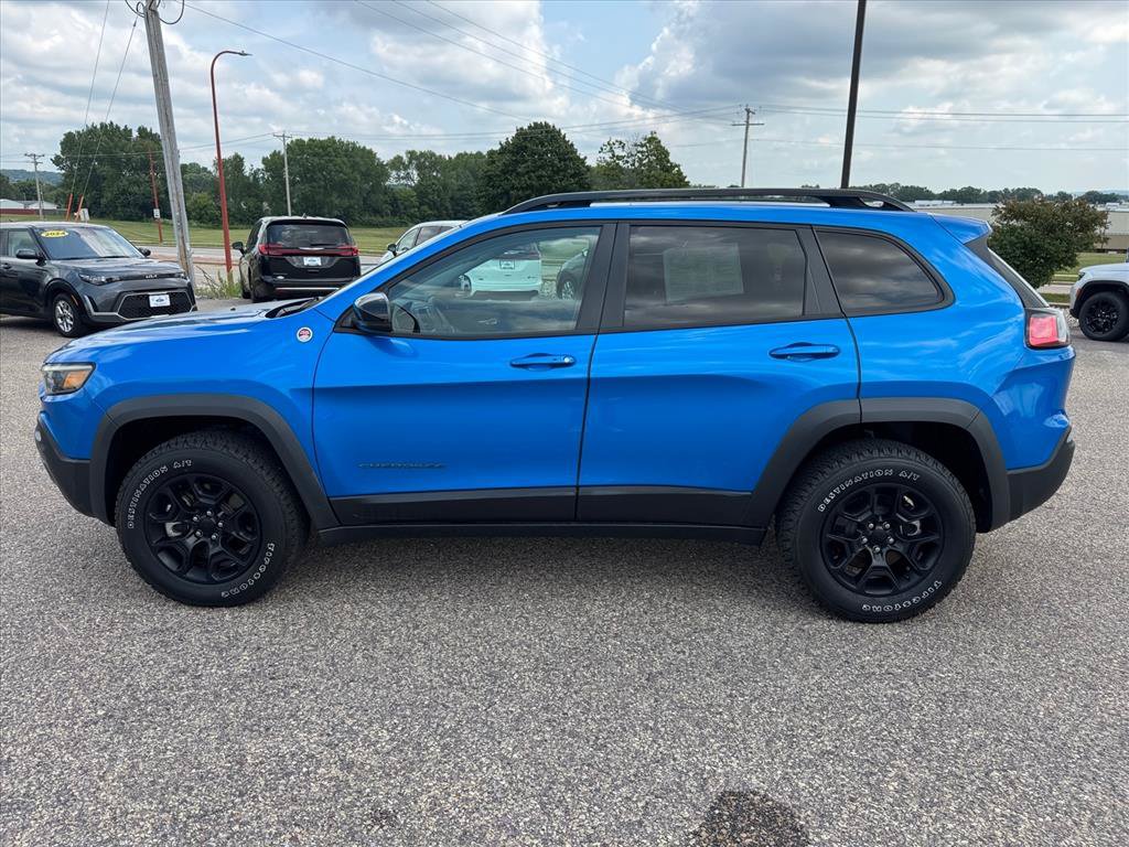 Used 2022 Jeep Cherokee Trailhawk w/ Premium Leather Package AWD/4WD image 2