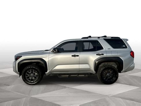 Used 2025 Toyota 4Runner SR5 AWD/4WD image 5
