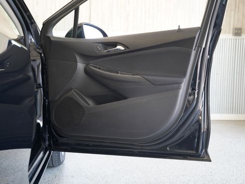 Used 2017 Chevrolet Cruze LT image 33