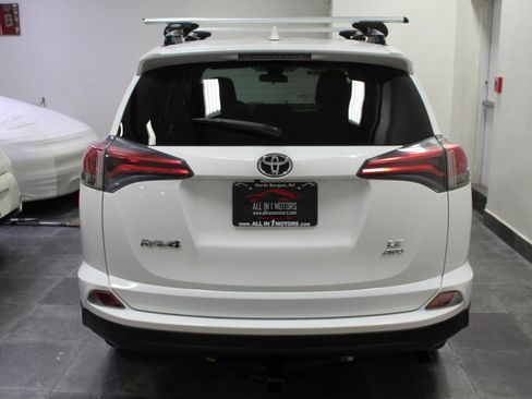 Used 2017 Toyota RAV4 LE image 5