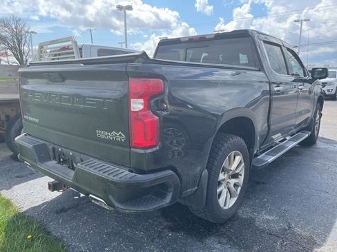 Used 2022 Chevrolet Silverado 1500 High Country w/ Technology Package image 3