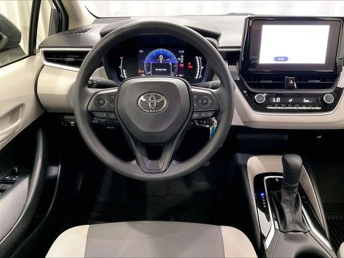 Used 2026 Toyota Corolla LE FWD image 17