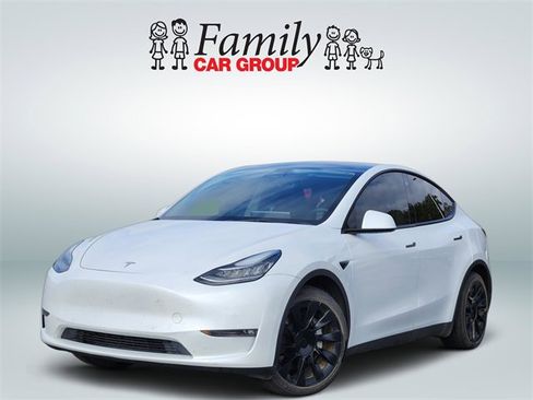 Used 2022 Tesla Model Y Long Range image 1