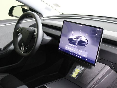 Used 2024 Tesla Model 3 Standard Range RWD image 17