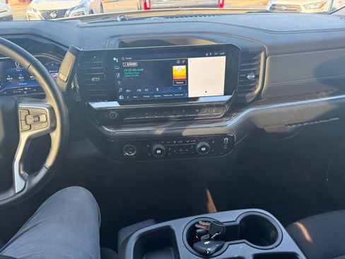 Used 2024 Chevrolet Silverado 1500 LT image 18