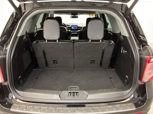 Used 2023 Ford Explorer Limited image 26