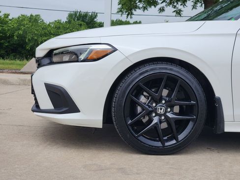 Used 2024 Honda Civic Sport image 8