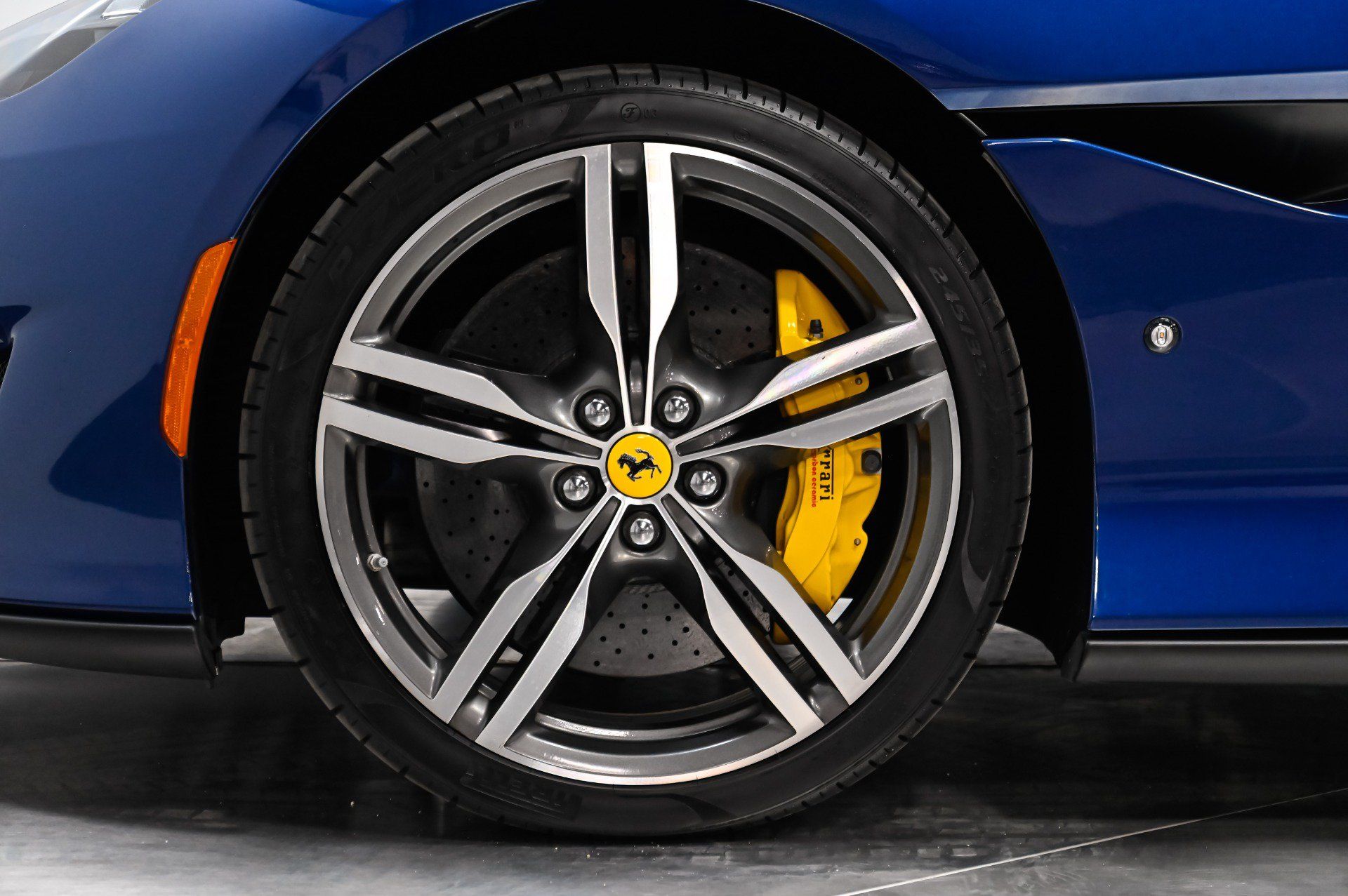 Used 2019 Ferrari Portofino RWD image 30