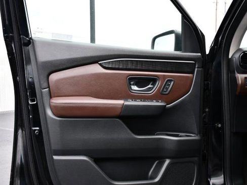 Used 2024 Honda Pilot Elite image 9